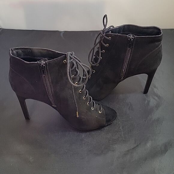 FOREVER 21 SUEDE LACE UP FRONT STILETTOS HEELED BOOTIE - Picture 8 of 13